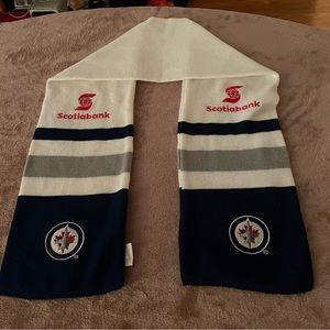 Winnipeg jets scarf.